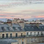 Studette Paris Champs Elysees